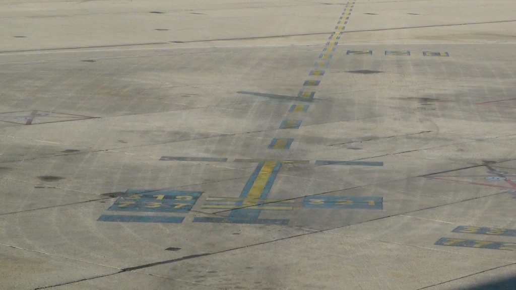 lignes-au-sol-a-orly1-1024x576